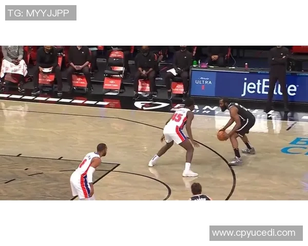 霍勒迪巧妙突破大个防守梦幻脚步轻松挑篮得分展现绝佳技术 霍勒迪巧妙突破大个防守梦幻脚步轻松挑篮得分展现绝佳技术