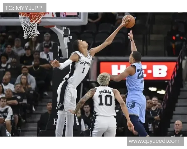 文班亚马全场出战24分钟，9中7得到17分12板1助攻1抢断4盖帽