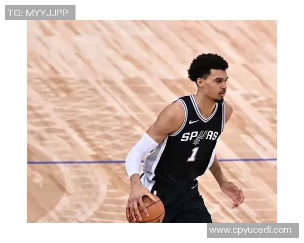 NBA半场:巴恩斯11分,马刺一波12-0以51-50领先火箭 NBA半场:巴恩斯11分,马刺一波12-0以51-50领先火箭