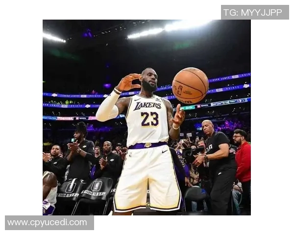 轰34+7+5三分！埃奇库姆NBA首秀太惊艳：超越詹姆斯连破纪录