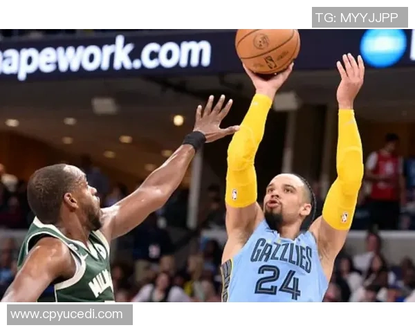 没办法只能我来!狄龙上半场12中4得14分2板1助 得分全队最高 没办法只能我来!狄龙上半场12中4得14分2板1助 得分全队最高